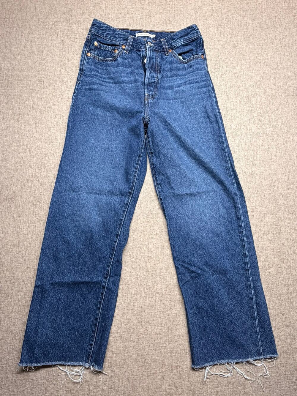 Levi’s Premium Ribcage Straight Ankle Raw Hem Jeans Medium Wash 28